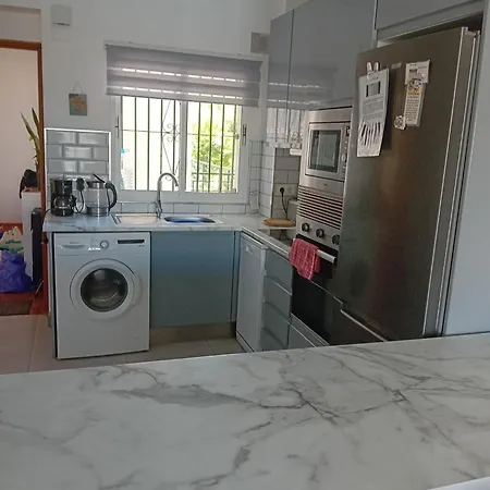 Apartment Silica Near Bonzana Square *
